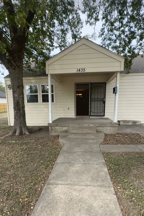 1435 E Ann Arbor Ave, Dallas, TX, 75216-6301 | Card Image