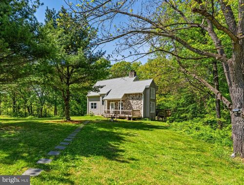 102 Hall Rd, FRONT ROYAL, VA, 22630-8758 | Card Image