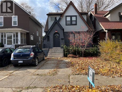 {{alt}} | Card Image