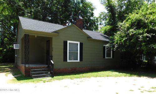 906 Biggs St, Laurinburg, NC, 28352-4704 | Card Image