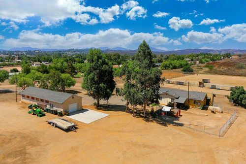 2165 Lilac Rd, Ramona, CA, 92065-7609 | Card Image