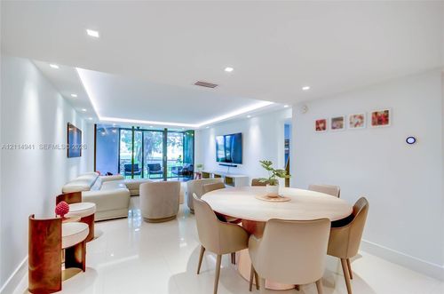 113-16175 Golf Club Rd, Weston, FL, 33326-1650 | Card Image