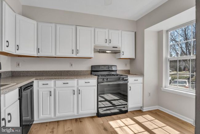 4660 Marksman Ct, Townhouse with 3 bedrooms, 2 bathrooms and null parking in HAMPSTEAD MD | Image 5