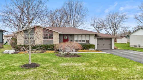 787 Grandview Road, Fort Erie, ON, L2A4V6 | Card Image