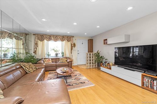 6440 60th Ave, Maspeth, NY, 11378-3427 | Card Image