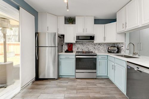 437 Ridgeway Ct, Spring Valley, CA, 91977 | Card Image