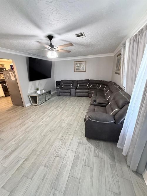 7234 Bywood St, Houston, TX, 77028-2304 | Card Image