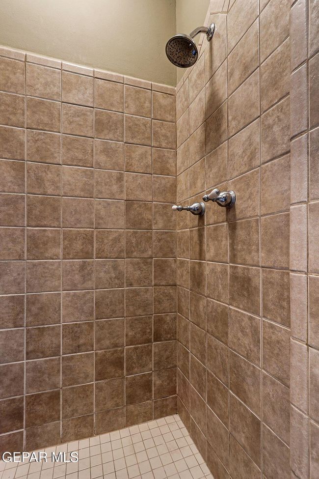On Suite Bath for Bedroom 2 | Image 31