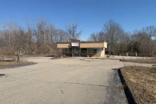 641 Norwich New London Tpke, Uncasville, CT, 06382-2122 | Card Image