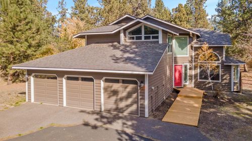 20886 King David Ave, Bend, OR, 97702-2825 | Card Image