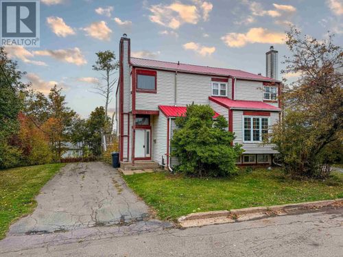 4 Hutchinson Crt, Charlottetown, PE, C1A8H7 | Card Image