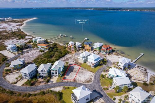 7660 Key West Dr, Navarre, FL, 32566-7044 | Card Image
