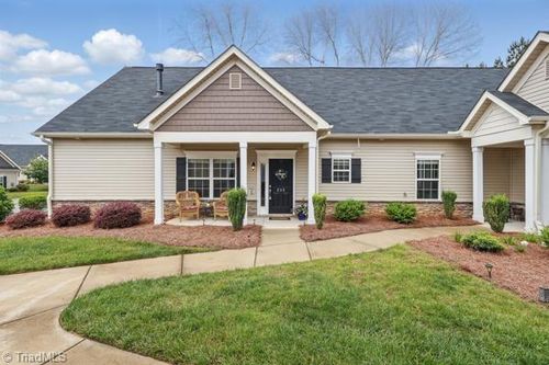 233 Hawks Nest Cir, Clemmons, NC, 27012-7475 | Card Image