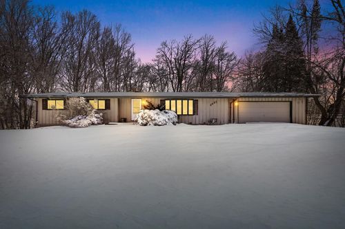 2421 Skyline Drive, West Bend, WI, 53090 | Card Image