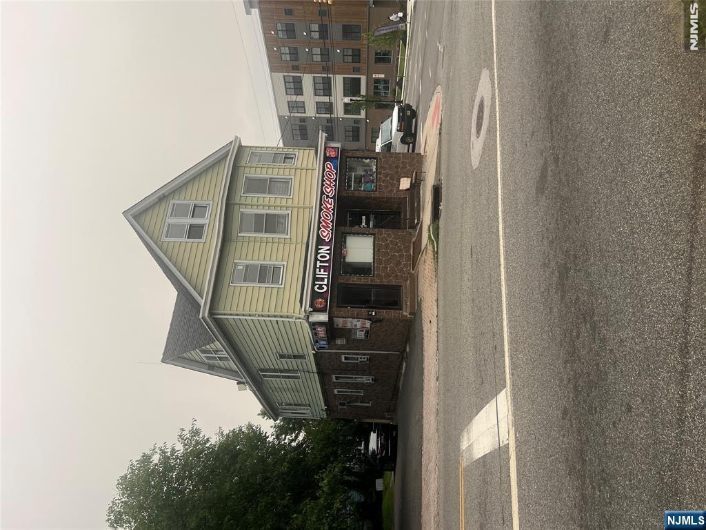 Residential Lease in Clifton