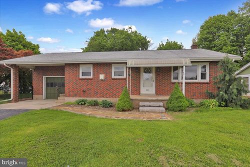 328 E Penn Ave, ROBESONIA, PA, 19551-8902 | Card Image