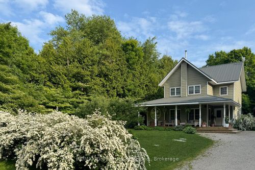 32 Sandy Pines Trail, Sauble Beach, ON, N0H2G0 | Card Image