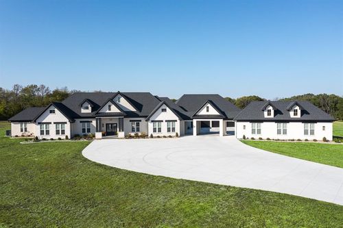 23054 Mclouth Rd, Tonganoxie, KS, 66086-3007 | Card Image