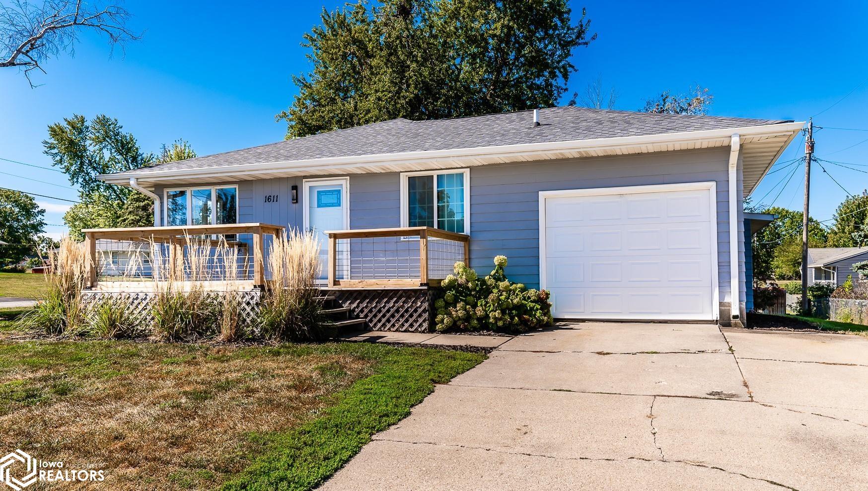 1st St, Marshalltown, IA 50158