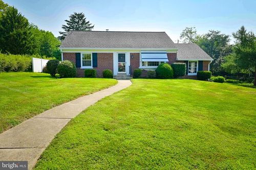 1865 Amity Dr, LANCASTER, PA, 17601-6233 | Card Image