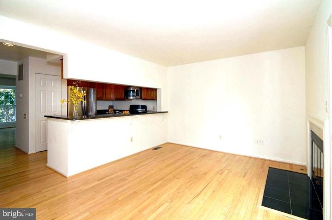 6581 Cypress Point Rd, Townhouse with 2 bedrooms, 4 bathrooms and null parking in ALEXANDRIA VA | Image 5