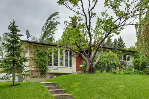 3212 Conrad Dr Nw, Calgary, AB, T2L1B4 | Card Image
