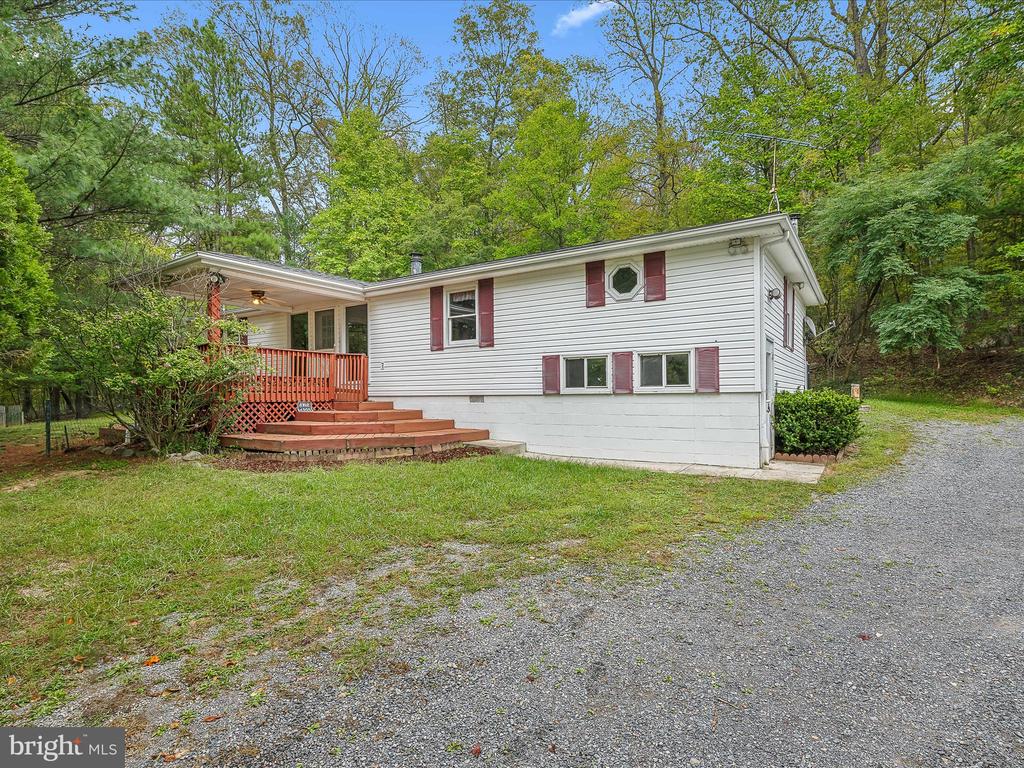 Spring Dr, Berkeley Springs, WV 25411