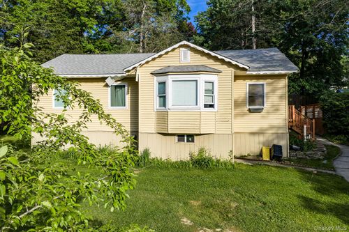 26 Woodycrest Trl, Monroe, NY, 10950-6831 | Card Image