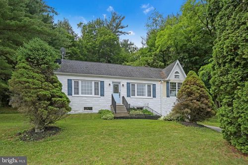 755 W Market St, ORWIGSBURG, PA, 17961-1001 | Card Image