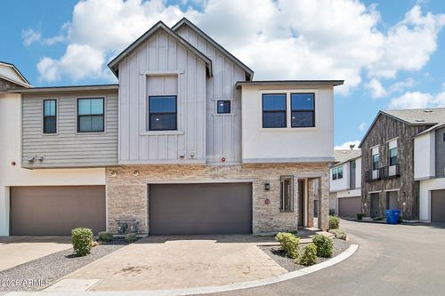 28-3200 N 39th St, Phoenix, AZ, 85018-6400 | Card Image