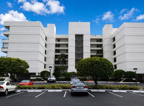 411-3555 S Ocean Blvd, South Palm Beach, FL, 33480-5700 | Card Image
