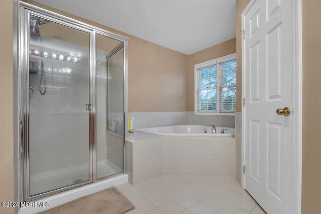 45 Fells Dr, Condo with 3 bedrooms, 3 bathrooms and null parking in Manalapan NJ | Image 19