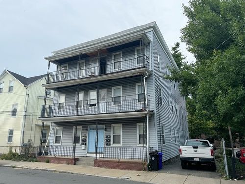 17 Hubbard St, Malden, MA, 02148-5430 | Card Image