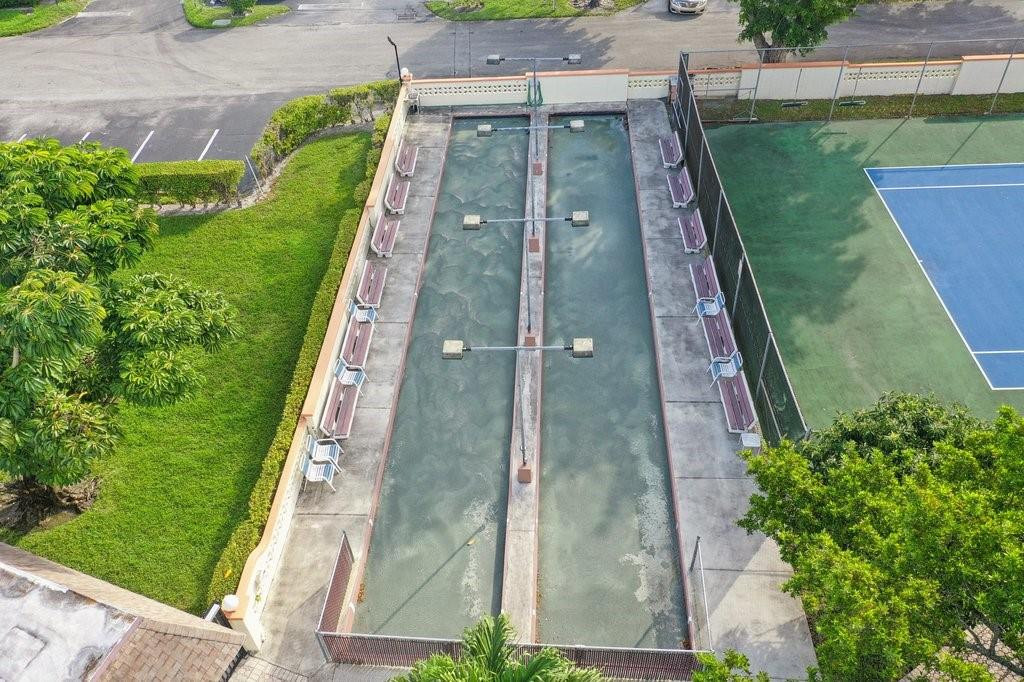 Residential in Lauderdale Lakes