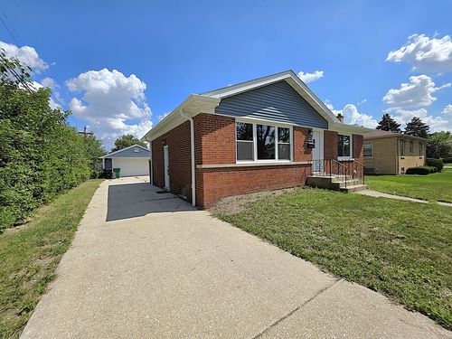 1847 Boeger Ave, Westchester, IL, 60154-4157 | Card Image