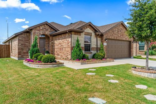 8925 High Stirrup Lane, Fort Worth, TX, 76131 | Card Image