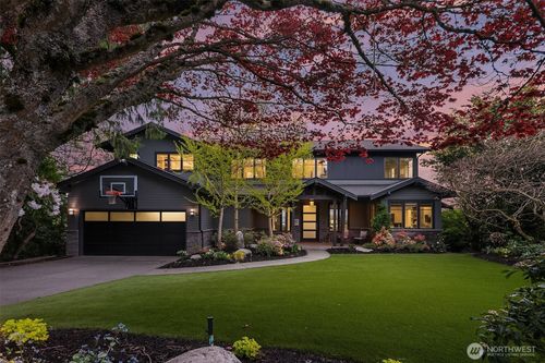 7310 51st Ave Ne, Seattle, WA, 98115-6134 | Card Image