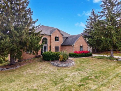 54888 Ridgeview Dr, Shelby Twp, MI, 48316-1312 | Card Image