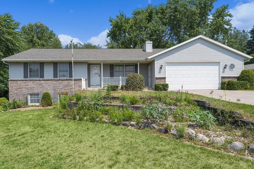 3906 18th St, Dorr, MI, 49323-9551 | Card Image