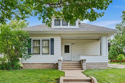 402 4th Ave Nw, Waverly, IA, 50677-2409 | Card Image