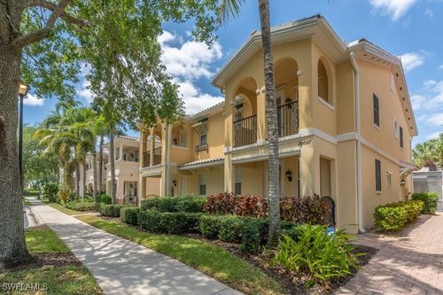 28697 Alessandria Cir, BONITA SPRINGS, FL, 34135-8275 | Card Image