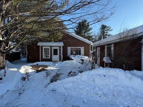 3 Newport Ave, Newport, NH, 03773-3022 | Card Image