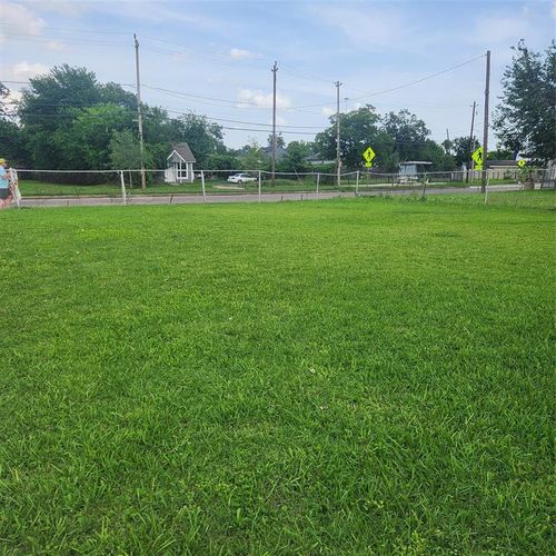 3227 Airline Drive, Houston, TX, 77022 | Card Image