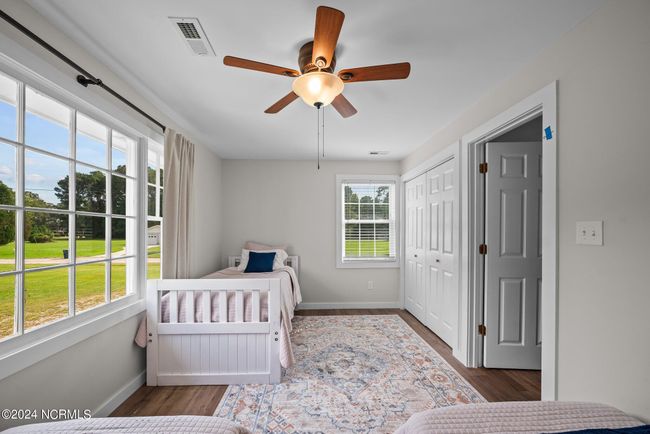 Natural light and tons of closet space! | Image 15
