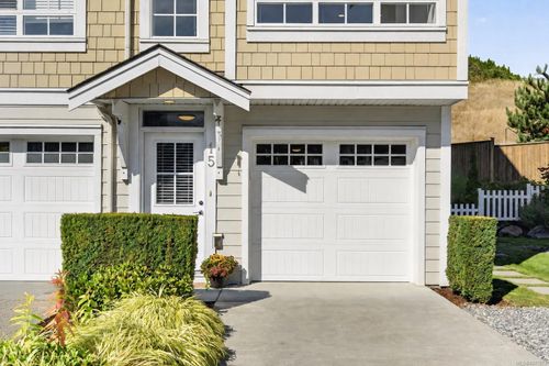 15-370 Latoria Blvd, Victoria, BC, V9C0N9 | Card Image