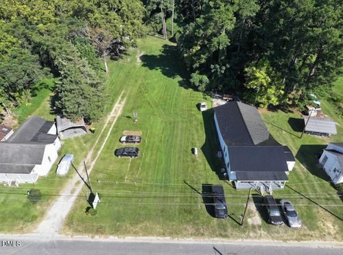411 W Harper St, Snow Hill, NC, 28580-1329 | Card Image