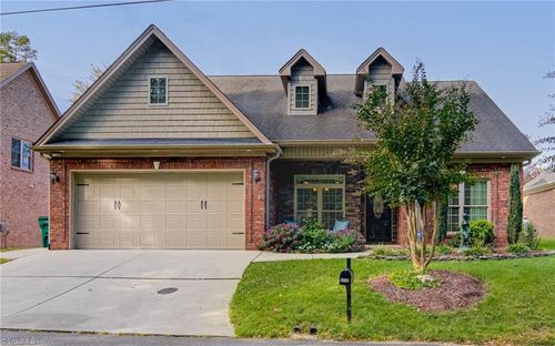 2530 Caudle Place Ln, Winston Salem, NC, 27103-9818 | Card Image