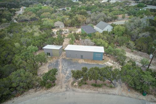 569 Ledgeview Dr, Canyon Lake, TX, 78133-5565 | Card Image