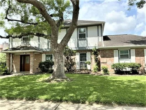 105 Saint Andrews Drive, Friendswood, TX, 77546 | Card Image