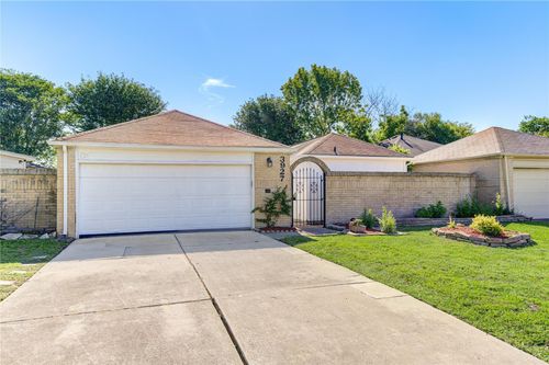3927 Summit Valley Dr, Houston, TX, 77082-4101 | Card Image